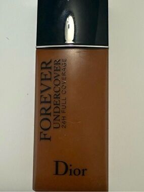 Dior Forever Undercover Foundation -